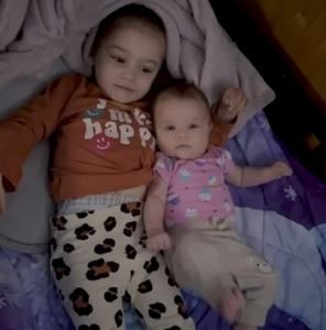 Meet your Posher, Lora